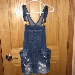 Short overalls